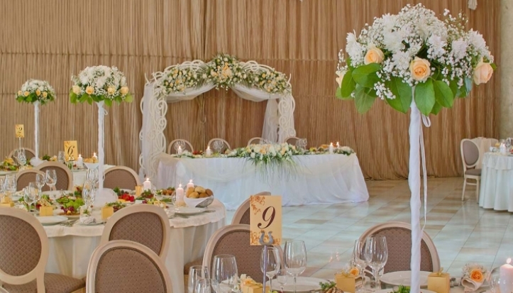 Свадебный декор - украшение ресторана и выездной церемонии